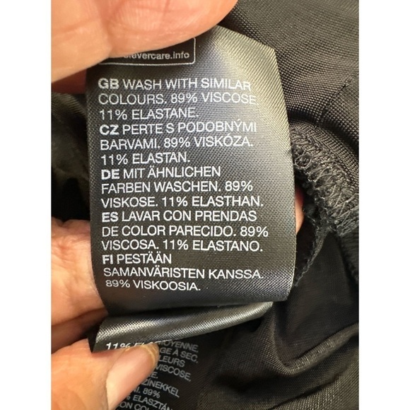 Stockholm Atelier Balloon Sleeves V-Neck Top - Picture 6 of 9